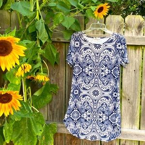 Soft tunic dress , lovely navy & cream pattern, Junior size M